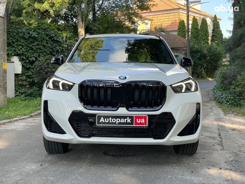 BMW X1 2023 белый - фото 2