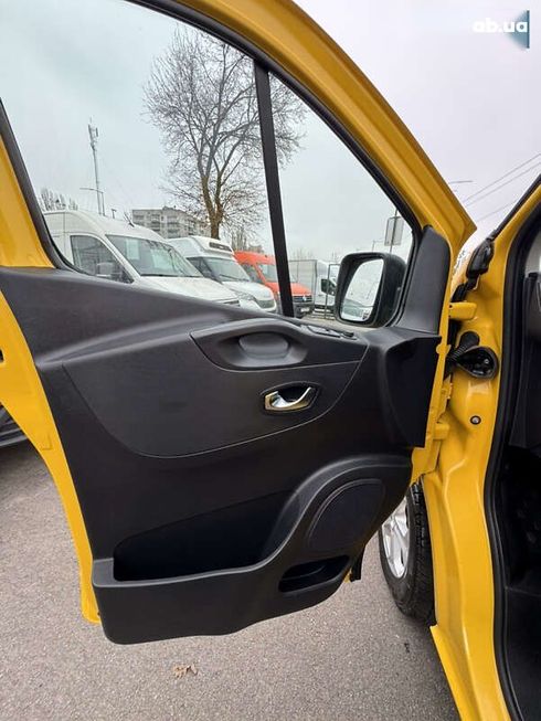 Renault Trafic 2021 - фото 15