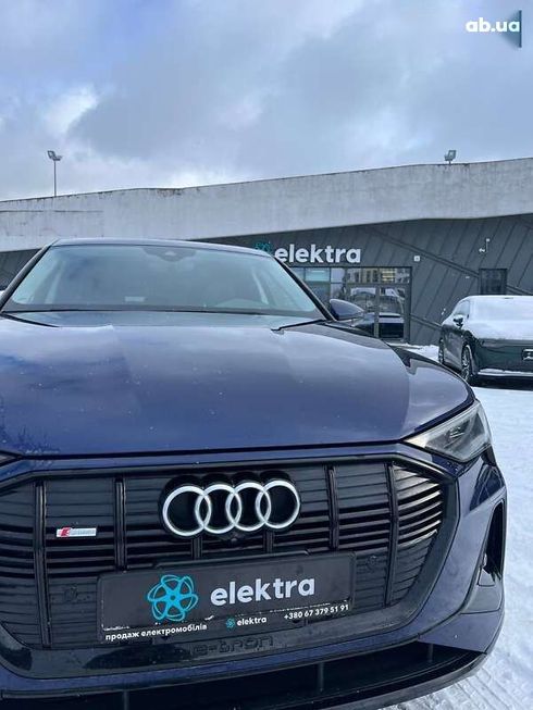 Audi E-Tron 2021 - фото 8