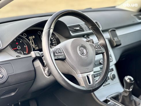 Volkswagen Passat 2013 серый - фото 11