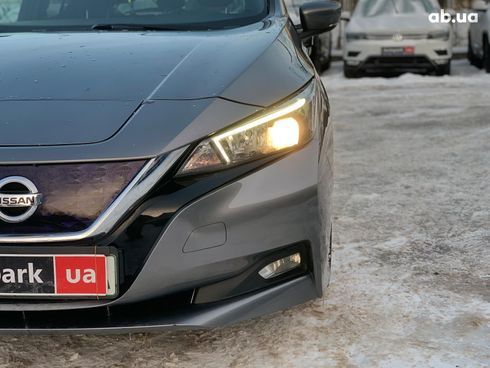 Nissan Leaf 2020 серый - фото 11