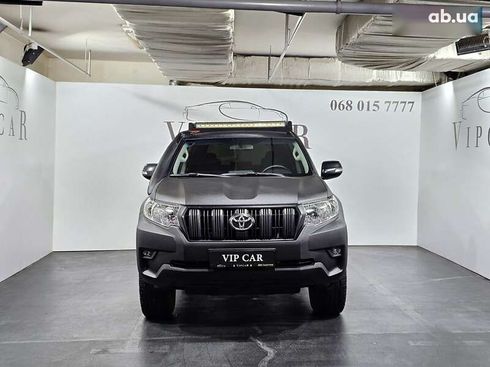 Toyota Land Cruiser Prado 2019 - фото 3