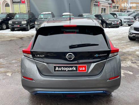 Nissan Leaf 2020 серый - фото 14