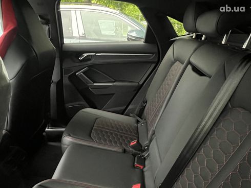 Audi RS Q3 2023 - фото 19