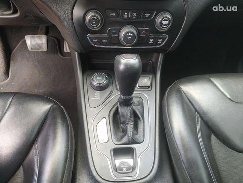 Jeep Cherokee 2021 черный - фото 21