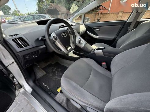 Toyota Prius 2013 - фото 2