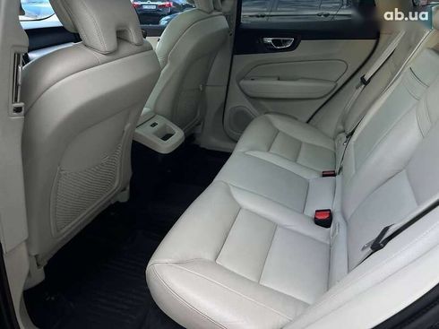 Volvo XC60 2018 - фото 17