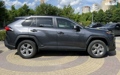 Toyota RAV4 2022 - фото 8