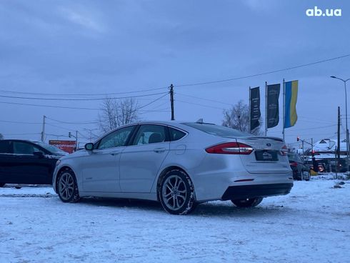 Ford Fusion 2018 - фото 3