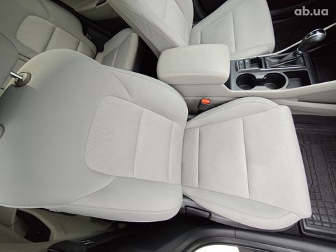 Hyundai Tucson 2018 белый - фото 18