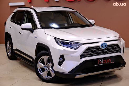 Toyota RAV4 Hybrid 2019 белый - фото 4