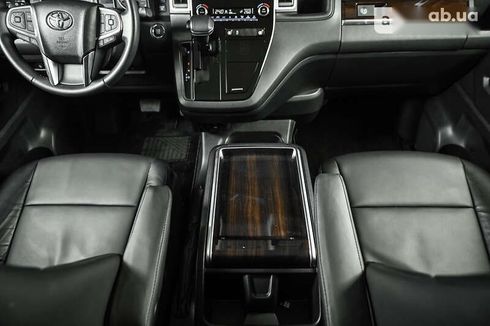 Toyota Granvia 2022 - фото 29