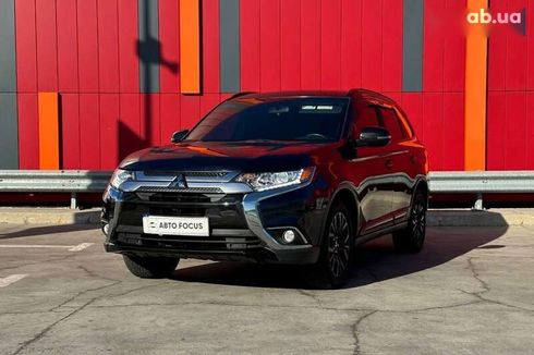 Mitsubishi Outlander 2018 - фото 4