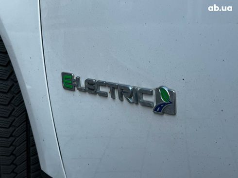 Ford Focus Electric 2016 белый - фото 6