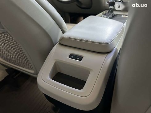 Volvo XC60 2017 - фото 19