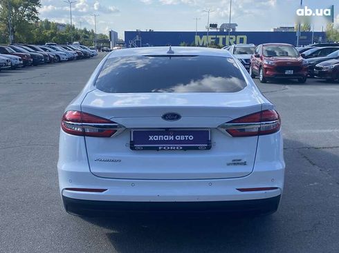 Ford Fusion 2019 - фото 8