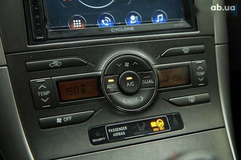 Toyota Auris 2008 - фото 16