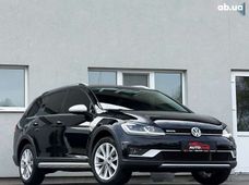 Продажа б/у Volkswagen Golf 2018 года - купить на Автобазаре