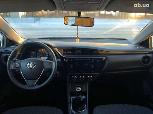 Toyota Corolla 2017 - фото 29