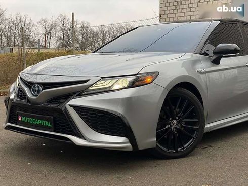 Toyota Camry 2020 - фото 4