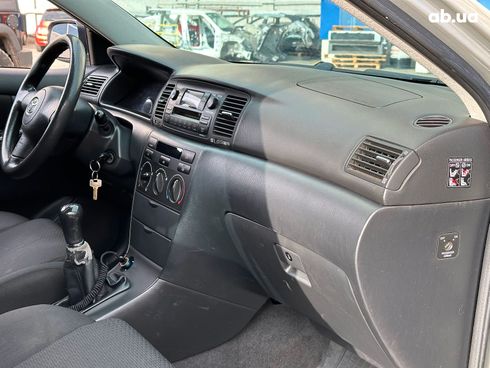 Toyota Corolla 2005 серый - фото 46