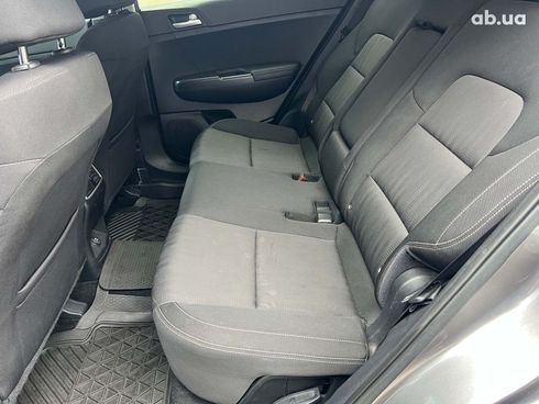 Kia Sportage 2018 серый - фото 14