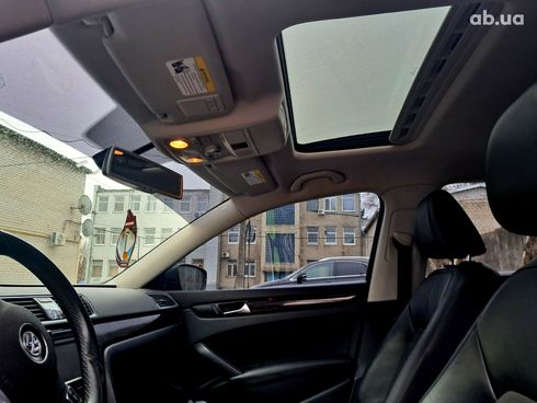 Volkswagen Passat 2014 синий - фото 2