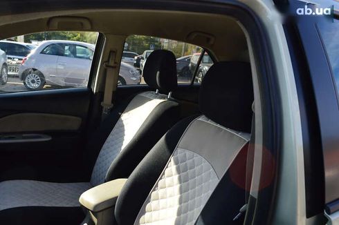 Toyota Yaris 2007 - фото 8