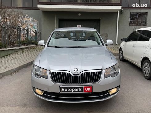 Skoda Superb 2014 серый - фото 13