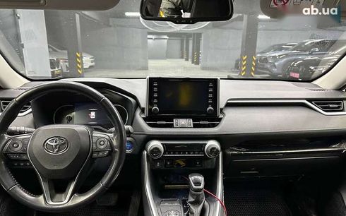 Toyota RAV4 2020 - фото 13