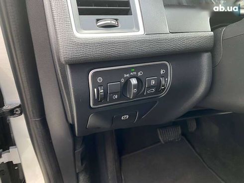 Volvo XC60 2017 - фото 12