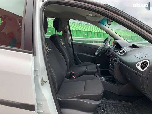 Renault Clio 2012 - фото 12