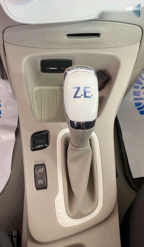 Renault Zoe 2018 - фото 18