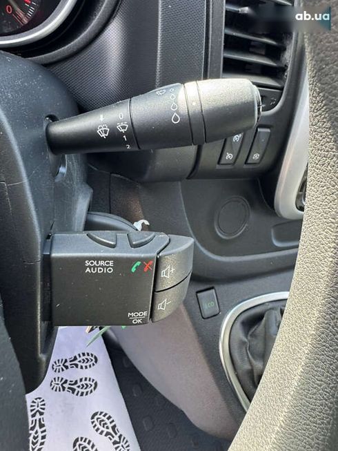 Renault Trafic 2020 - фото 25