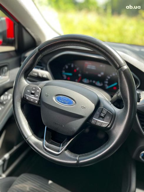 Ford Focus 2019 красный - фото 5