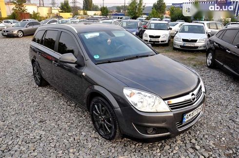 Opel Astra 2010 - фото 3