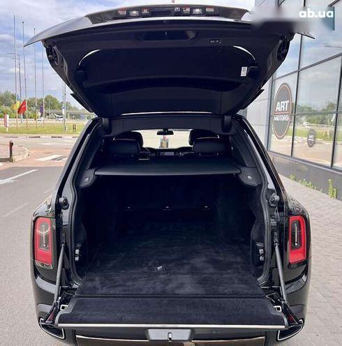 Rolls-Royce Cullinan 2022 - фото 15