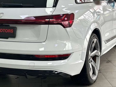 Audi E-Tron 2022 - фото 16