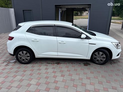Renault Megane 2017 белый - фото 6