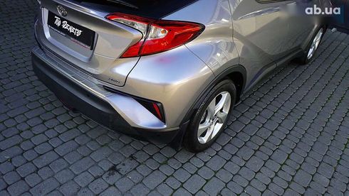 Toyota C-HR 2017 - фото 19
