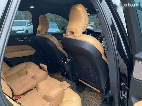 Volvo XC60 2019 - фото 28