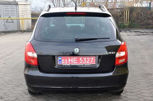 Skoda Fabia 2012 - фото 9
