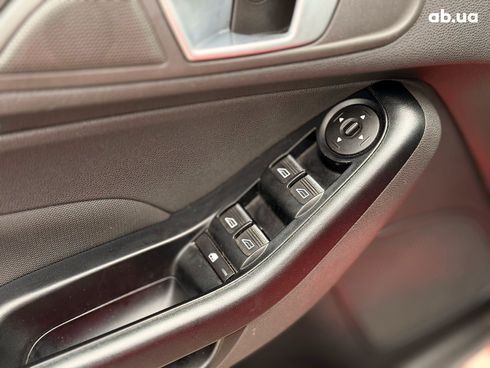 Ford Fiesta 2016 красный - фото 14