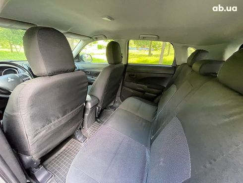 Mitsubishi Outlander 2015 серый - фото 18