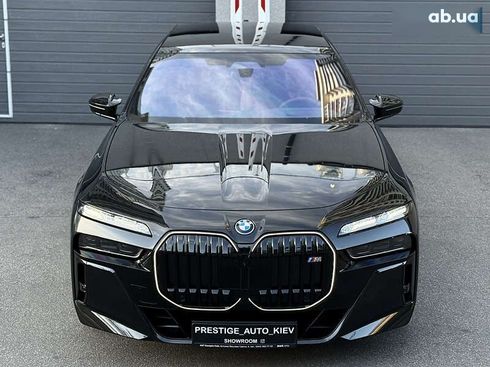 BMW i7 2025 - фото 9