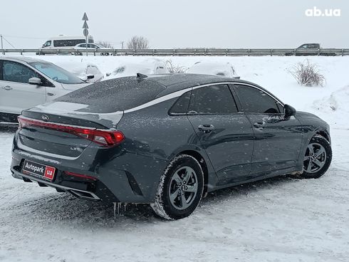 Kia K5 2020 серый - фото 14