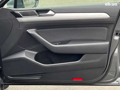 Volkswagen Passat 2015 серый - фото 14