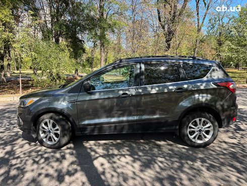 Ford Escape 2018 серый - фото 2