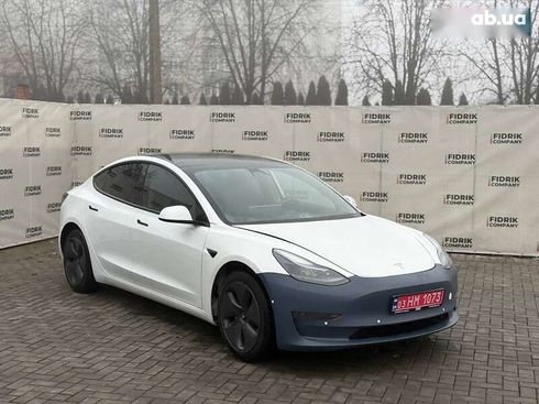 Tesla Model 3 2021 - фото 2
