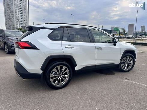 Toyota RAV4 2023 - фото 7